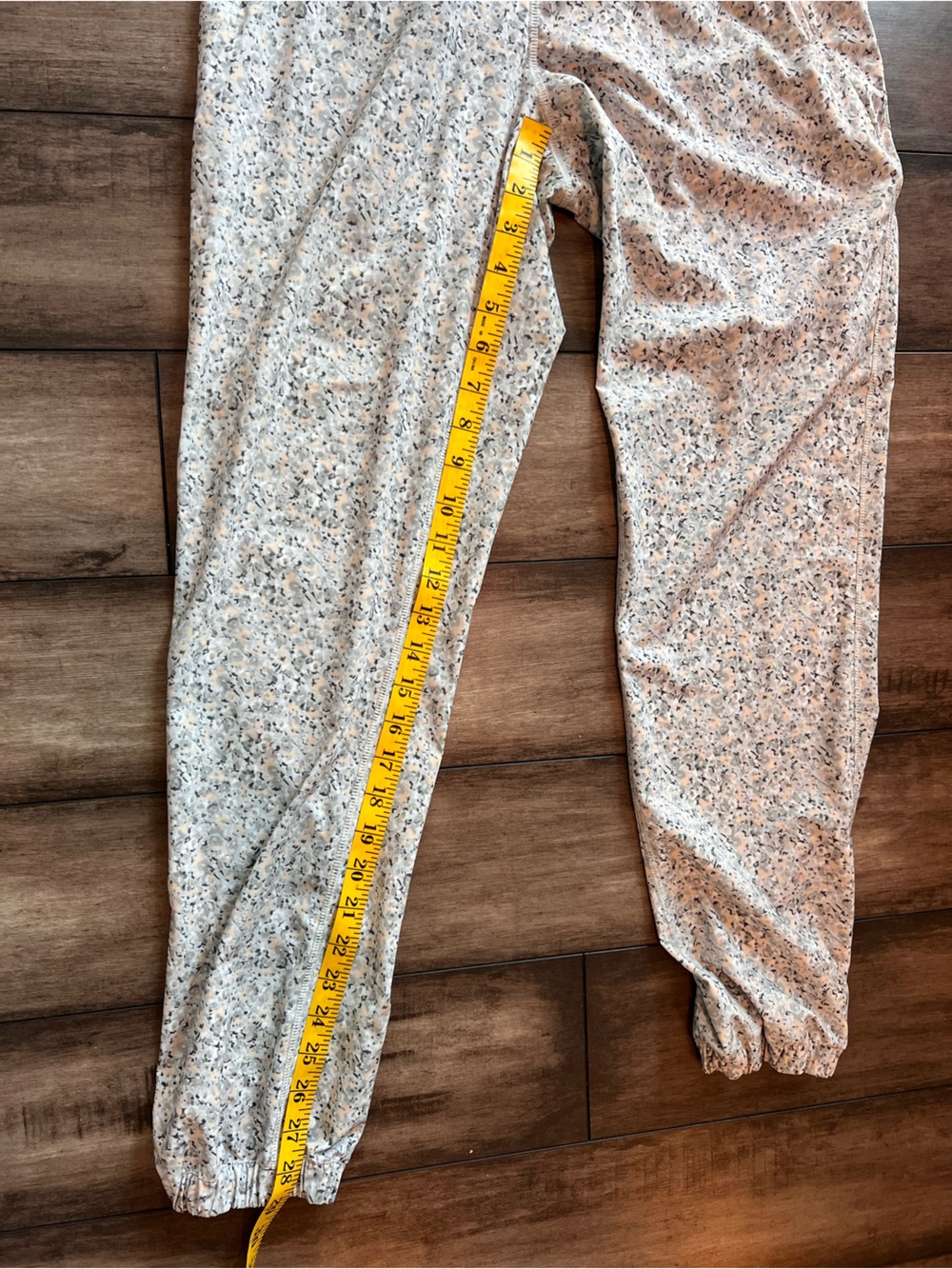 Lululemon Bring Back The Track Pant
Petite Fleur Silver Spoon floral joggers - Picture 11 of 11